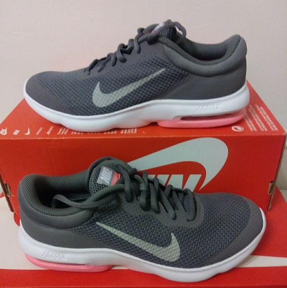 air max advantage women's